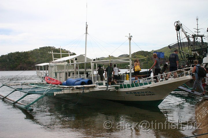 Coron 0040.JPG - Our boat hired to dive the Kyokuzan Maru